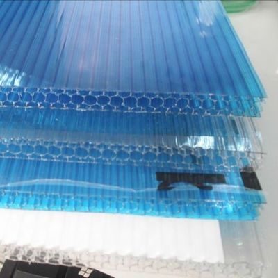 Brandbestendige PC honingraat holle plaat met gekleurde polycarbonaatpaneel