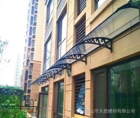 Polycarbonaat doorzichtige plaat Rain Shelter Canopy voor bescherming in 600mm * 600mm Grootte