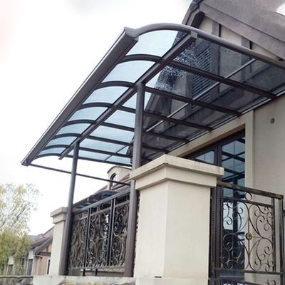 Onmiddelijk verbeteren van de buitenruimte Aluminium frame Polycaronaat Awning Anti UV Coating Meerdere maten