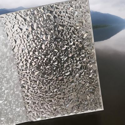 Op maat gemaakte lichttransmitterende polycarbonaatdiamantplaat voor daken en gebouwen
