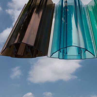 Aanpasbare polycarbonaat plastic profielen bovenste en onderste connector voor de bouw
