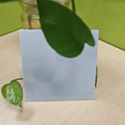 2 mm opaal polycarbonaat solide plaat Sterk inslagbestendig voor zowel commerciële als residentiële gebruik
