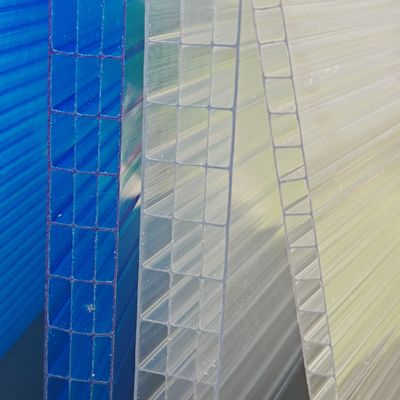 Hoogwaardig 16 mm vierlaagse polycarbonaatplaat multiwand ontwerp voor thermische isolatie en slagweerstand