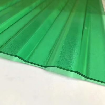 Translucent lichtverspreidende polykarbonaatgolftegels voor natuurlijke verlichting en weerbescherming