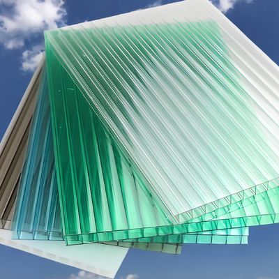 Aanpasbaar polycarbonaatplaat 1.22m*2.44 met uitstekende transparantie en UV-weerstand