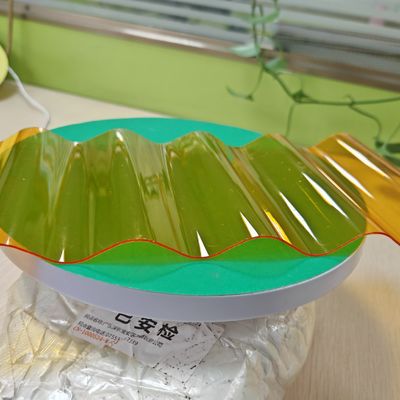 Goede prijs. Oranje polykarbonaat gegorfelde plaat is een perfecte oplossing voor zowel praktische als decoratieve dakbedekking en zijkanten online