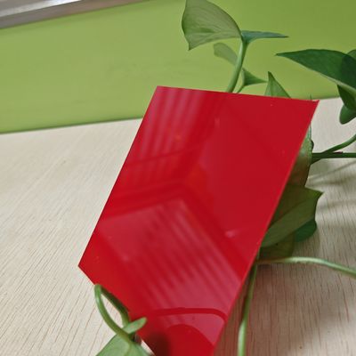 Opaak doorschijnend rood polycarbonaat massief plaat met optionele UV-coating Langdurige duurzaamheid en weerbestendigheid voor lichtbakken