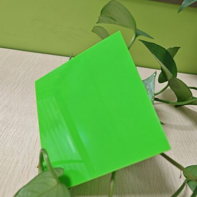 Opaak groen polycarbonaat massief plaat hoog sterkte niet-transparent 100% maagdelijk materiaal