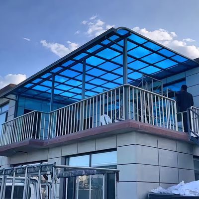 Aluminiumframe en blauwe solide dakplaat DIY polycarbonaat luifel voor huizen en commerciële gebouwen