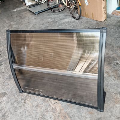 Goede prijs. Split paneel polycarbonaat luifel met kunststof beugel voor eenvoudige installatie online