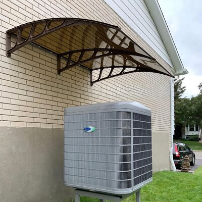 Goede prijs. Polycarbonaat zeilmateriaal PC Canopy met 600 800 1000 1200 1500 mm lengte Zwartgrijze beugel die bescherming biedt voor buitenomgevingen online