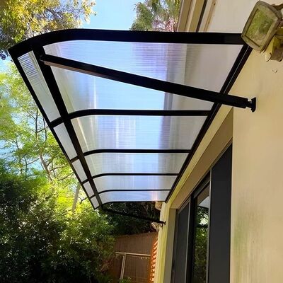 Goede prijs. Achtergrond dakdak PC holle plaat Tweelingwand Polycarbonaat holle plaat Ideaal voor weerbestendige bouwoplossingen online