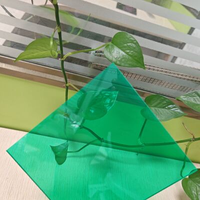 Goede prijs. Lichtgewicht kunststof polycarbonaat plaatdikte 0,8 mm tot 18,0 mm Lengte 2,44 m 5,8 m 11,9 m Aangepaste lengteopties online