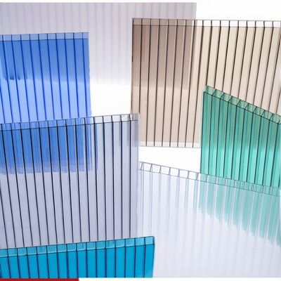 Opal polycarbonaat holle plaat PC holle plaat dik 4 mm tot 20 mm transparant lichtgewicht duurzaam bouwmateriaal