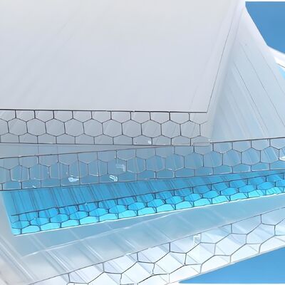 Goede prijs. Polycarbonaat holle plaat PC holle plaat Vierlaagse Twin-Wall Honeycomb Panel Originele plaats Guangdong Sterke slagweerstand online